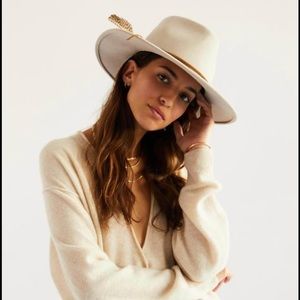 Never Worn Ale by Alessandra Hat (one size)